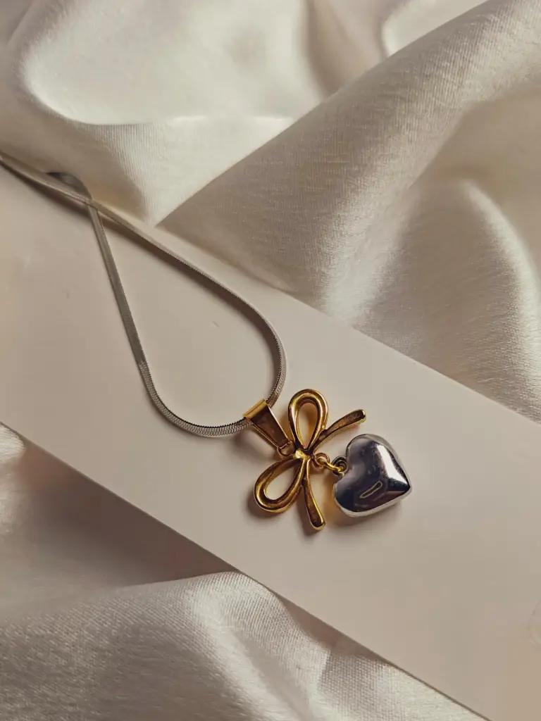 Bow-Heart Linked Necklace